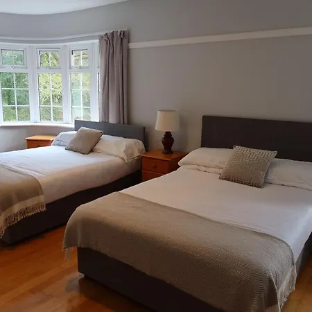 לינה וארוחת בוקר Woodville Fossa